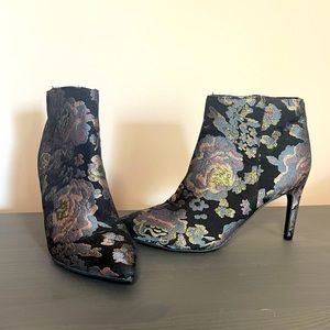 Vintage Style heeled boots